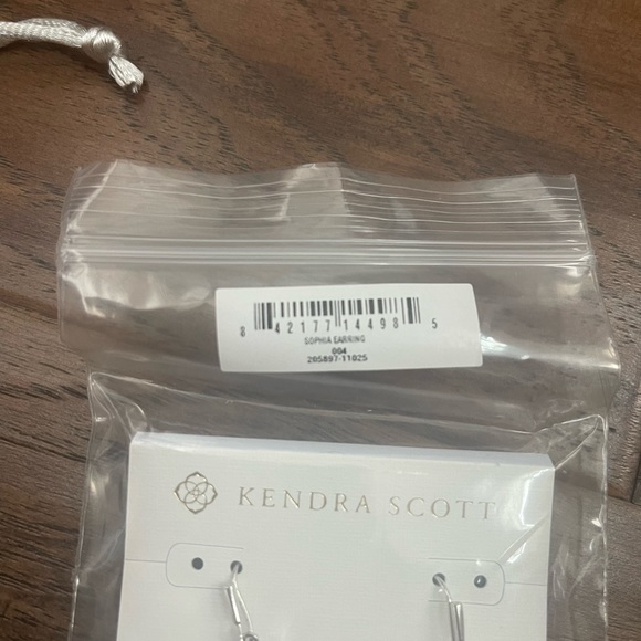 NWT Kendra Scott silver Sophia earrings - Picture 3 of 5